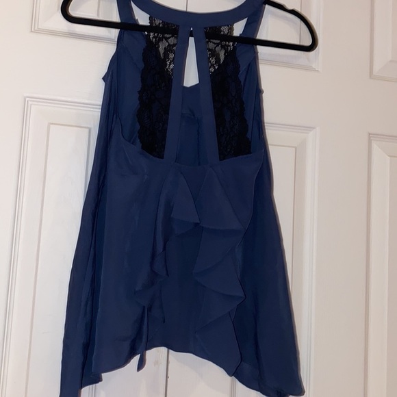 BCBG Blue & Black Ruffle Lace  Sleeveless Blouse Size X Small - Picture 11 of 12